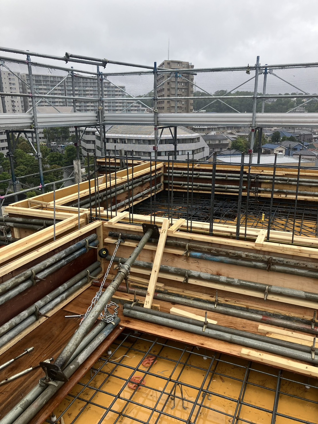 高層ビル型枠工事